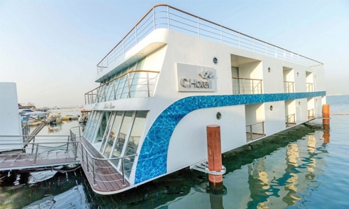 
Бахрейн открыл первый в стране плавающий отель