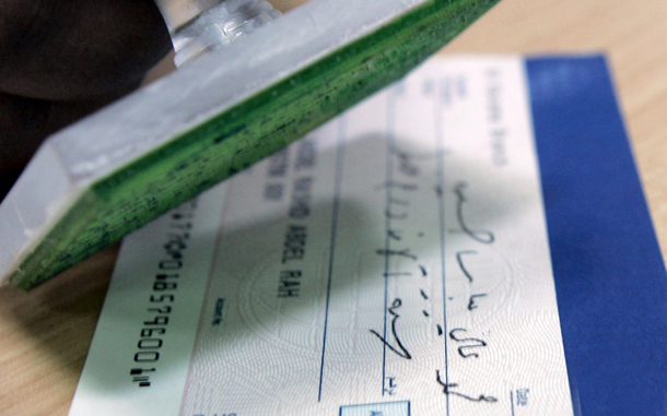 
Использовать банковские чеки при расчетах в Дубае становится опасно