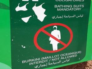 
Курорты Марокко обязали мусульманок плавать в бикини
