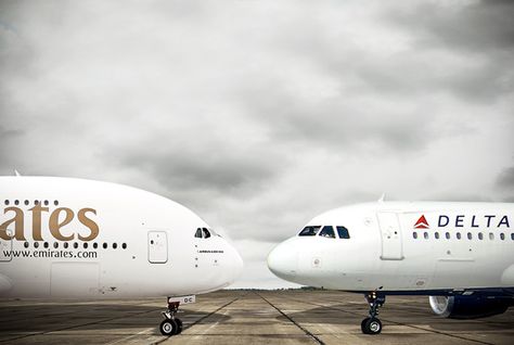 
Американские компании продолжают сокращать рейсы в ОАЭ