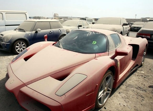 
Дубай снова заполонят брошенные автомобили?