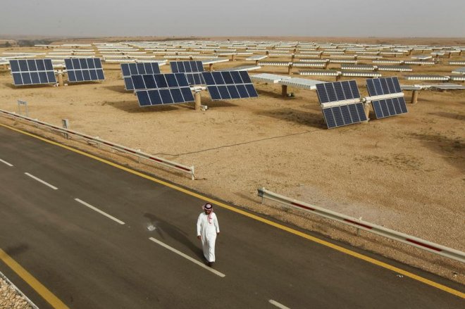 
Саудовская энергетическая компания планирует создание двух солнечных электростанций