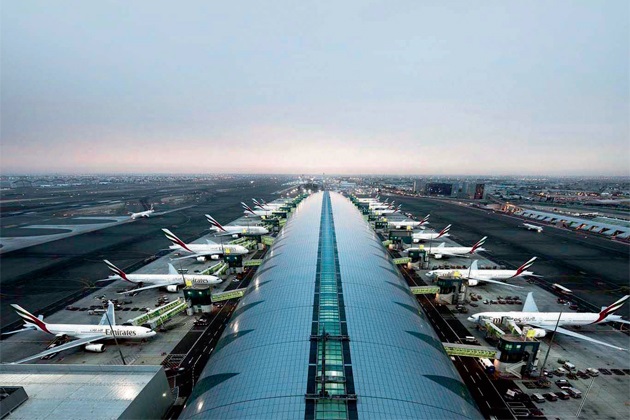 
8 авиакомпаний переносят свои рейсы в новый дубайский аэропорт
