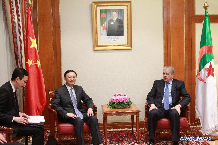 
Премьер-министр Алжира встретился с членом Госсовета КНР Ян Цзечи