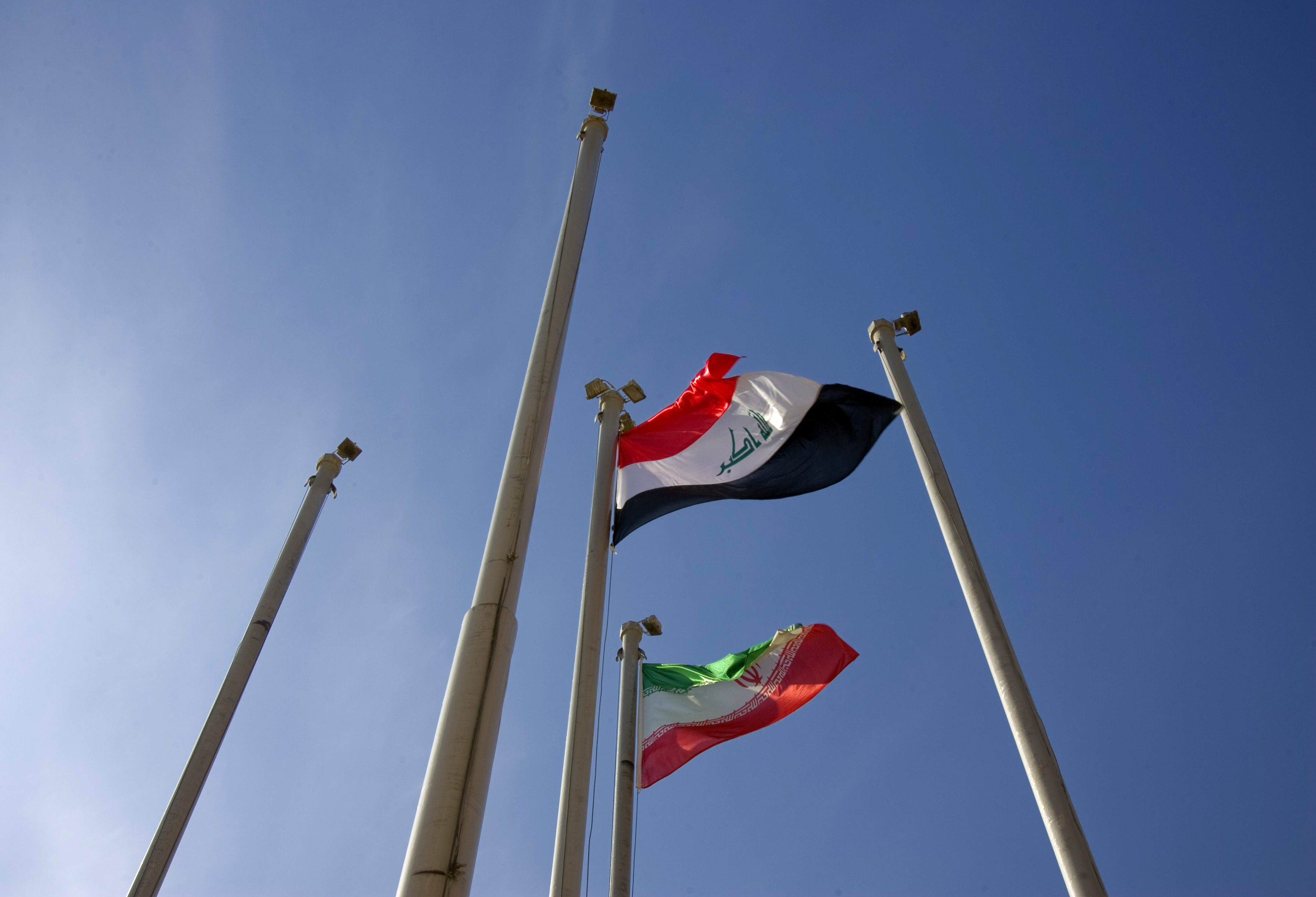 
Иран и Ирак решили сместить Саудовскую Аравию с поста Свинг продюсера в ОПЕК