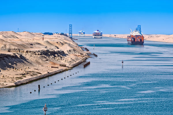 
Египет готов построить третью судоходную ветку Суэцкого канала