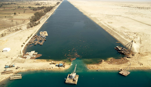 
Египет боится повышать пошлины за проход через Суэцкий канал
