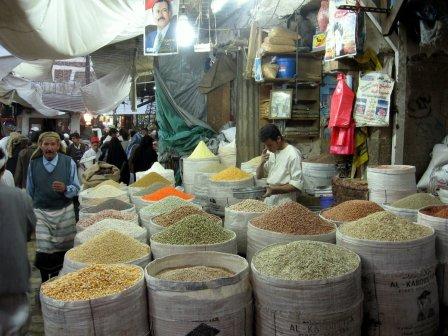 
ООН: цены на продукты питания в Йемене с начала кризиса выросли на 45%