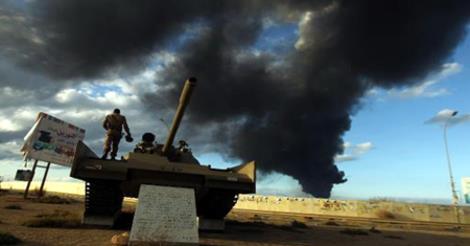 
Боевики ИГ подожгли нефтяное месторождение на севере Ирака