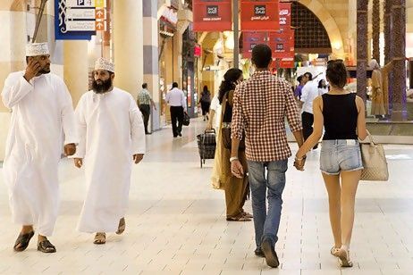 
Оман спорит: нужен ли дресс код для туристов