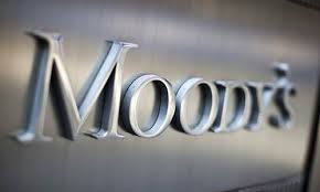 
Moody's понизило рейтинг Саудовской Аравии, Омана, Бахрейна из-за влияния дешевой нефти