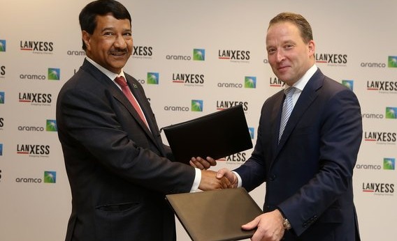 
Lanxess и Aramco запустят СП по производству синтетического каучука в апреле 2016 года