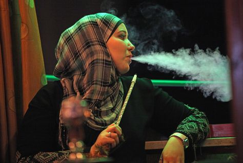 
Женщины Ливана признаны самыми злостными курильщицами