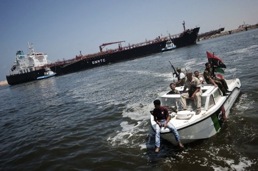 
Крупный нефтяной порт Ливии остановил работу из-за атаки боевиков