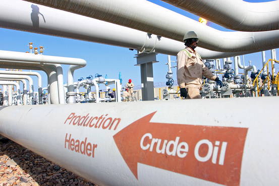 
Необходимы шаги по снижению добычи нефти, заморозки недостаточно - миннефти Ирака
