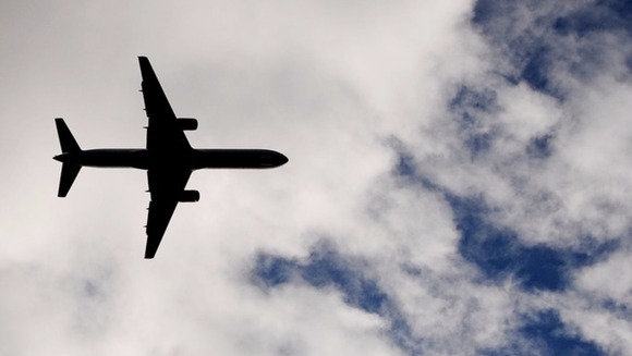 
Великобритания сохраняет запрет на полеты в Шарм-эль-Шейх