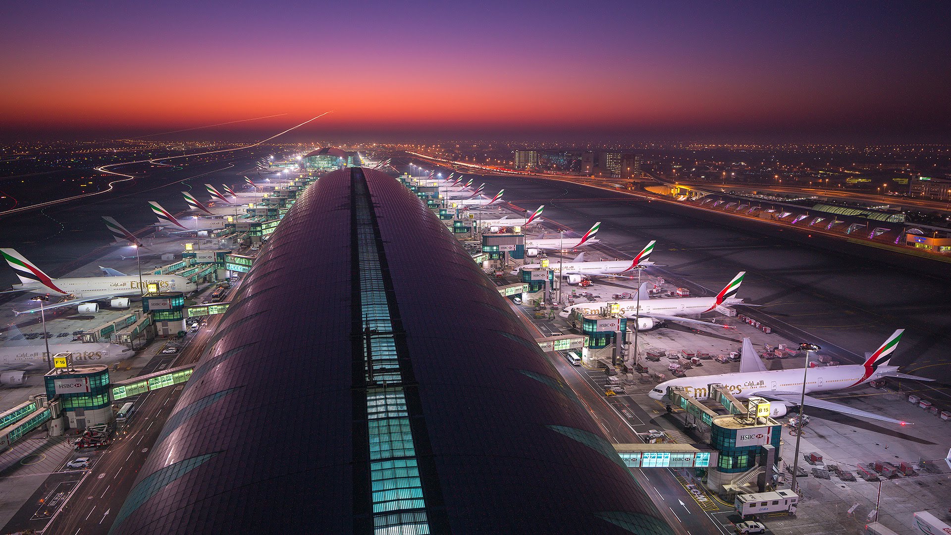 
Международный аэропорт Дубая принял 65 млн пассажиров за 10 месяцев