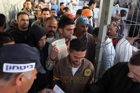
Израиль возобновит завоз палестинских рабочих из Сектора Газа