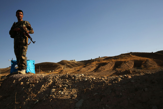 
Курдские военные захватили два нефтяных месторождения в Киркуке