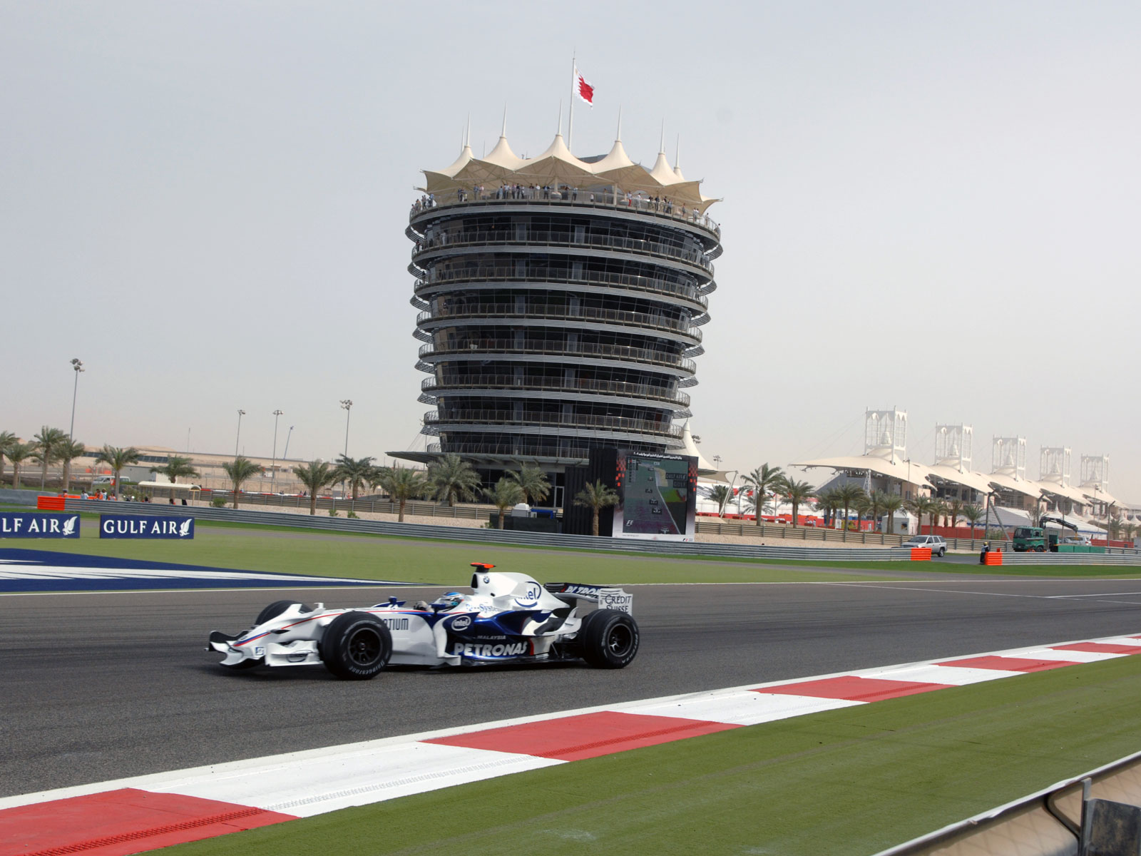 
Гран При Бахрейна приносит местной экономике $500 млн.