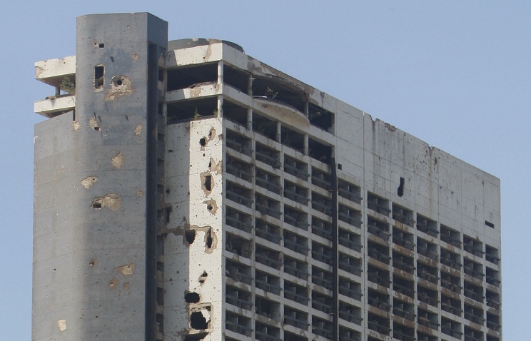 
Бейрутский отель, ставший памятником гражданской войны, выставили на аукцион