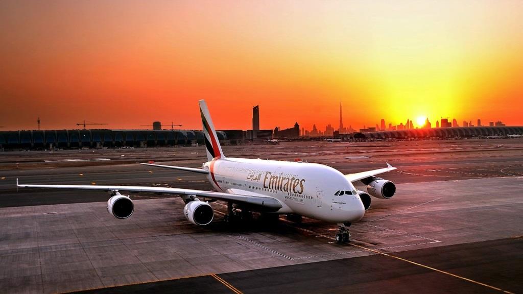 
Авиакомпания "Emirates" оформила заказ на два авиалайнера Airbus A380