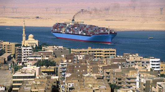 
Суэцкий канал продлил скидки для контейнеровозов до конца года