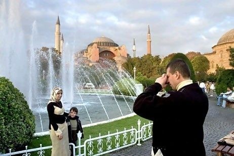 
В Стамбул потянулись туристы с Востока