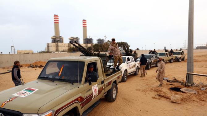 
Боевики ИГ захватили электростанцию на севере Ливии
