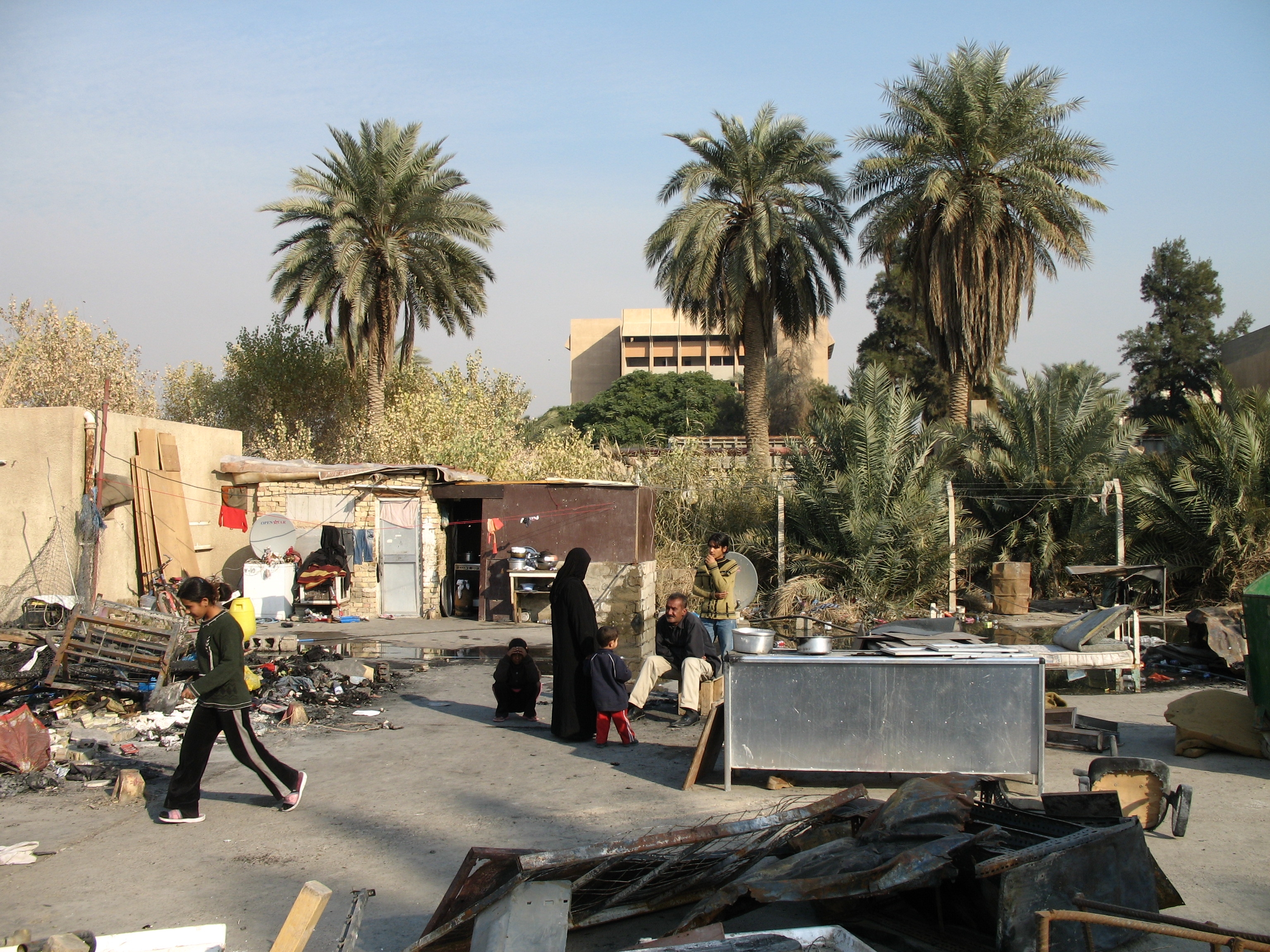 
Прибыль от нефти в Ираке растет, а жизнь простого населения только ухудшается
