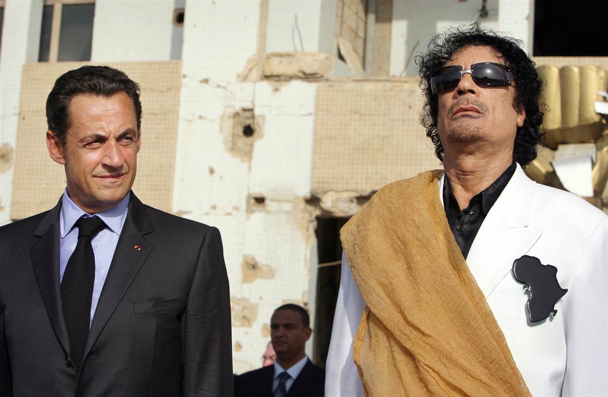 
Саркози допустил убийство Каддафи, чтобы скрыть свою финансовую зависимость от Ливии